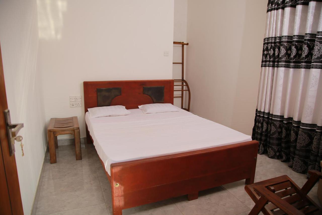 Guruge Guest House Ahangama Esterno foto